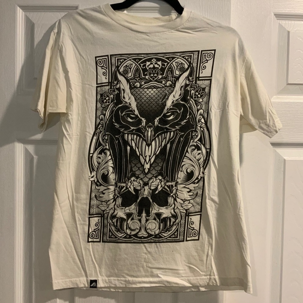 NWOT LIRA t shirt